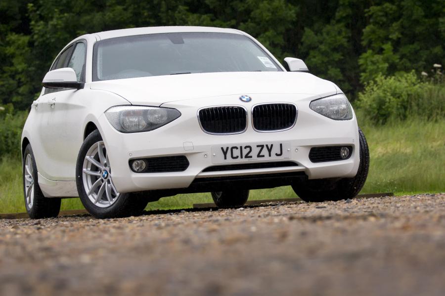  BMW 116d Urban Line 5-Door (F20) 2012 года  (UK) (фото 2 из 9)